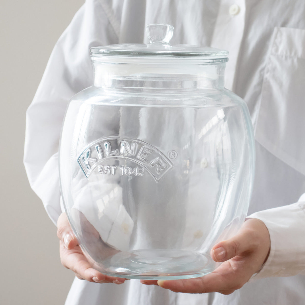 ユニバーサルストレージジャー 4L（Universal Push Top Storage Jar